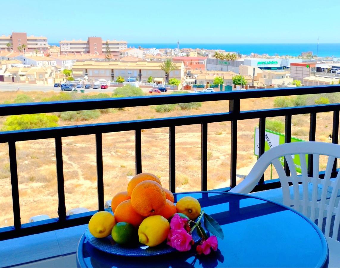 Studio With Terrace And Pool تورّيفيِخا المظهر الخارجي الصورة